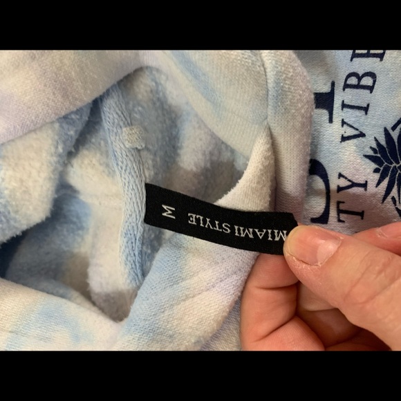 Destin Salty Vibes cropped sweatshirt Size M - Picture 2 of 2